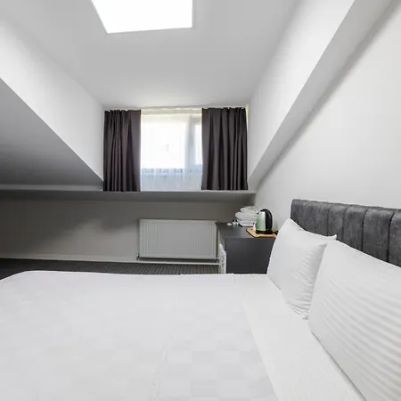 Hotel Acar Airport +plus